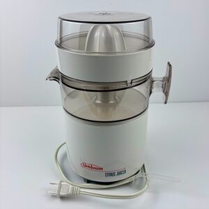 Vintage Sunbeam Citrus Juicer Model CJU90 Canada Kitchen Small Appliance Works